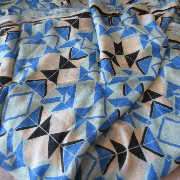 Twist & Tango Scarf - Picture 3 of 3